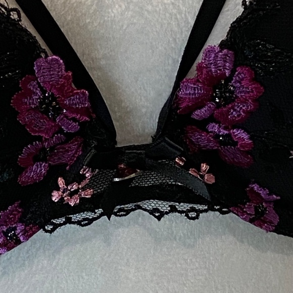 New! Victoria's Secret Very Sexy lace Push Up embroidery black floral, 16148 - Picture 5 of 14